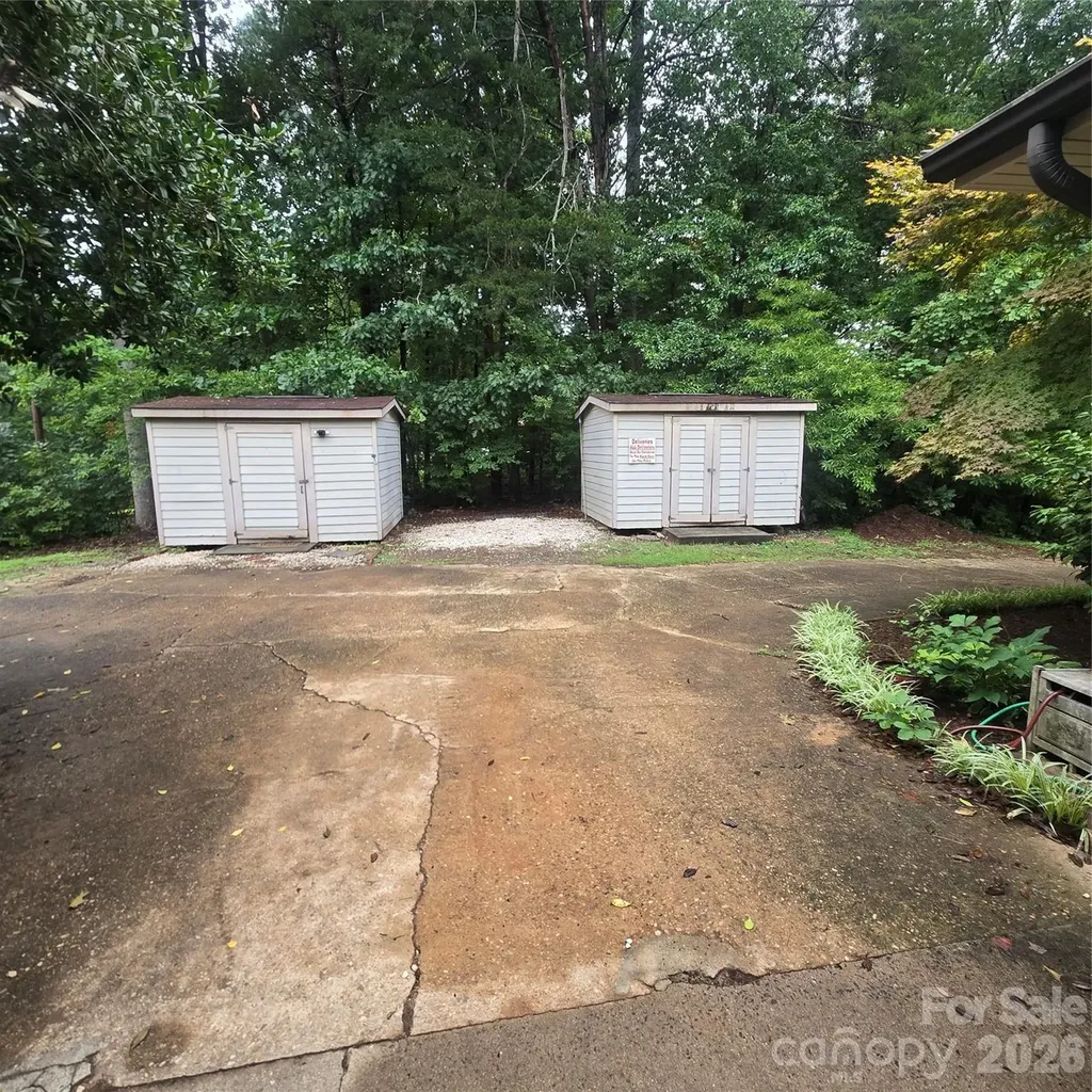 2734 Orchard Street Newton NC 28658