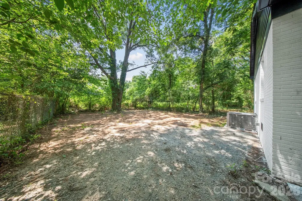 2500 Markham Court Charlotte NC 28205
