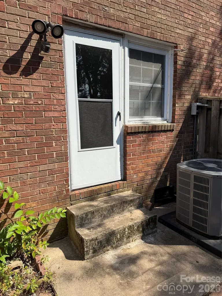 634 Walnut Street Statesville NC 28677