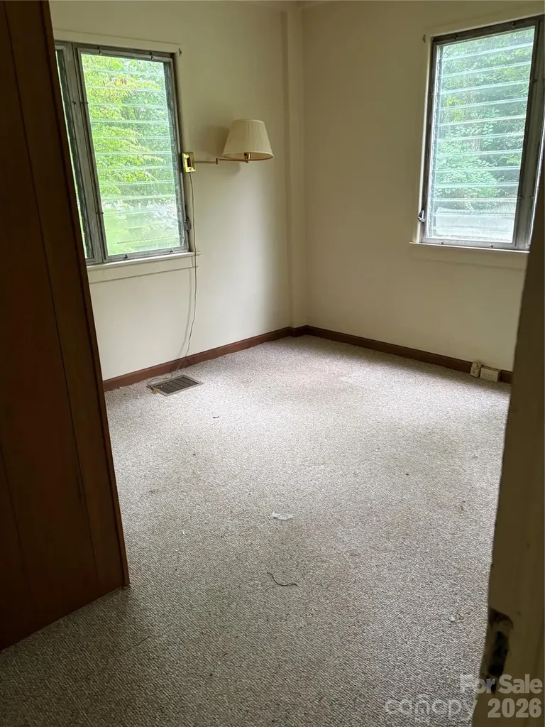 912 Halstead Boulevard Hendersonville NC 28791