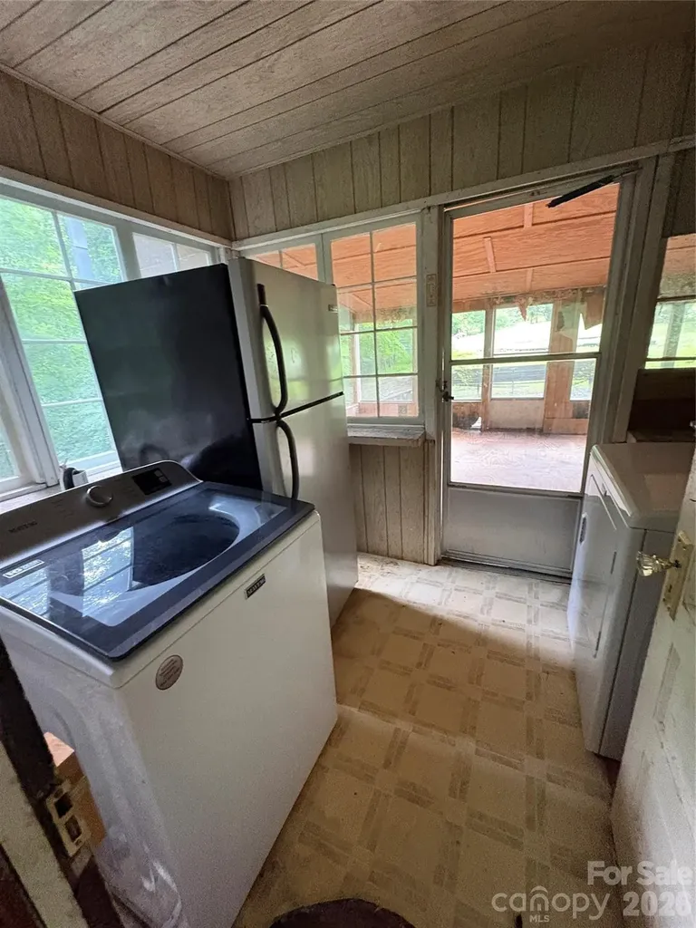912 Halstead Boulevard Hendersonville NC 28791