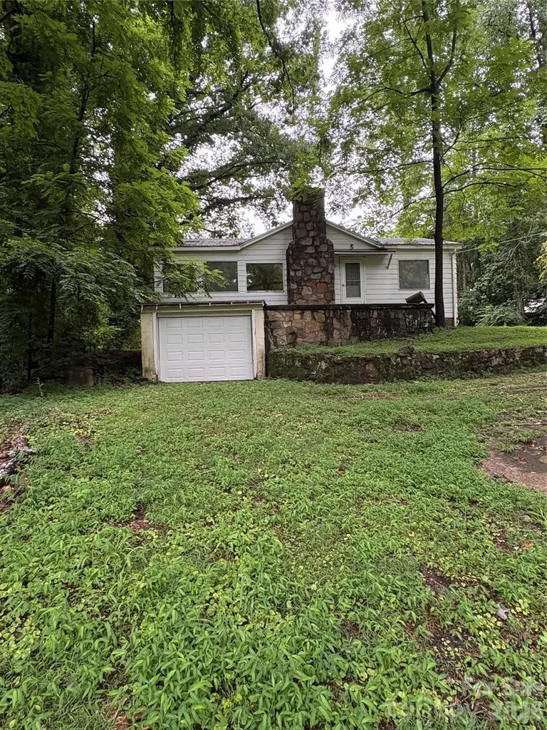 912 Halstead Boulevard Hendersonville NC 28791