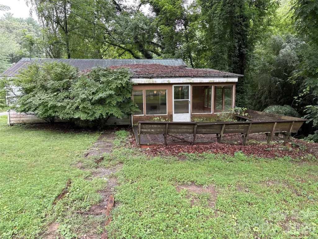 912 Halstead Boulevard Hendersonville NC 28791