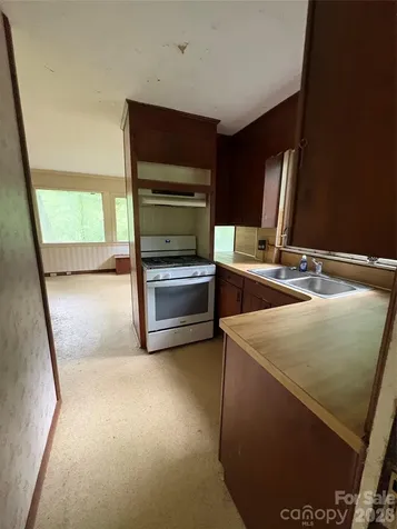 912 Halstead Boulevard Hendersonville NC 28791