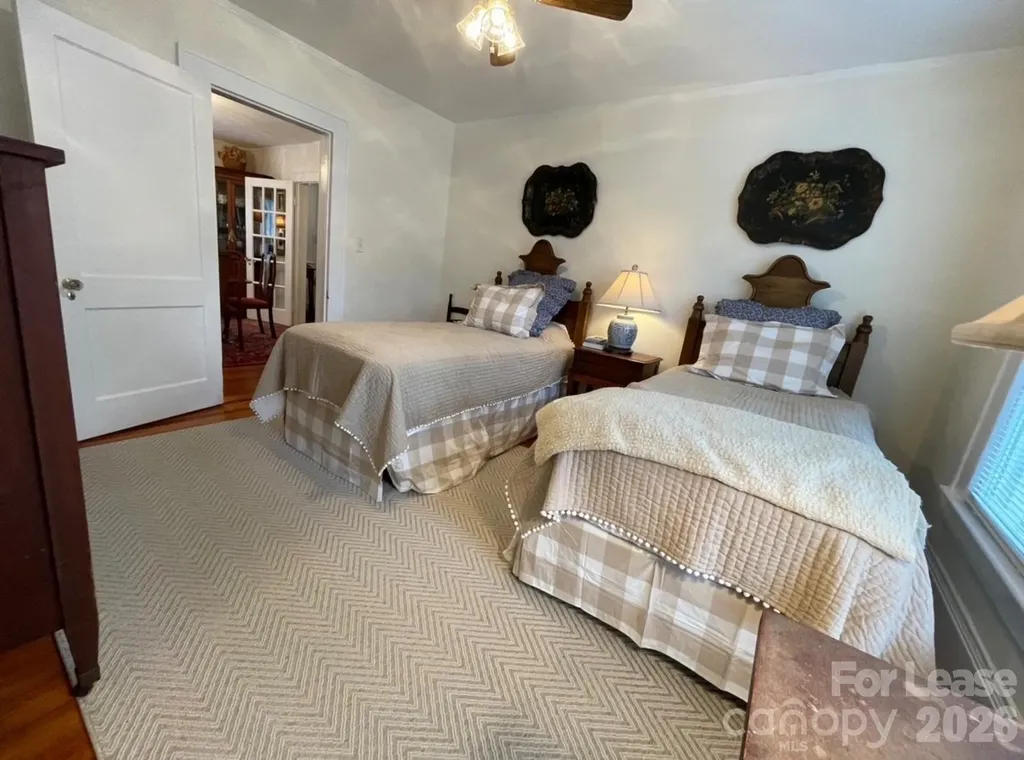 218 Circle Avenue Charlotte NC 28207