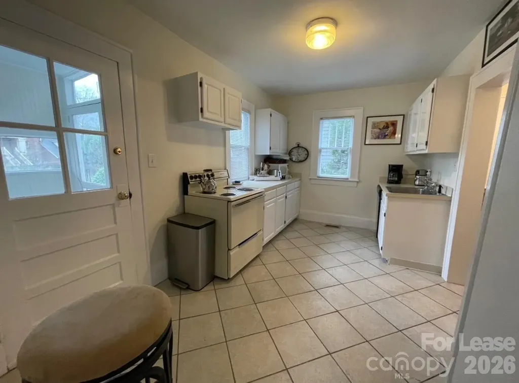 218 Circle Avenue Charlotte NC 28207