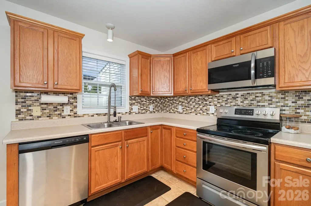 3707 Spanish Peak Drive High Point NC 27265