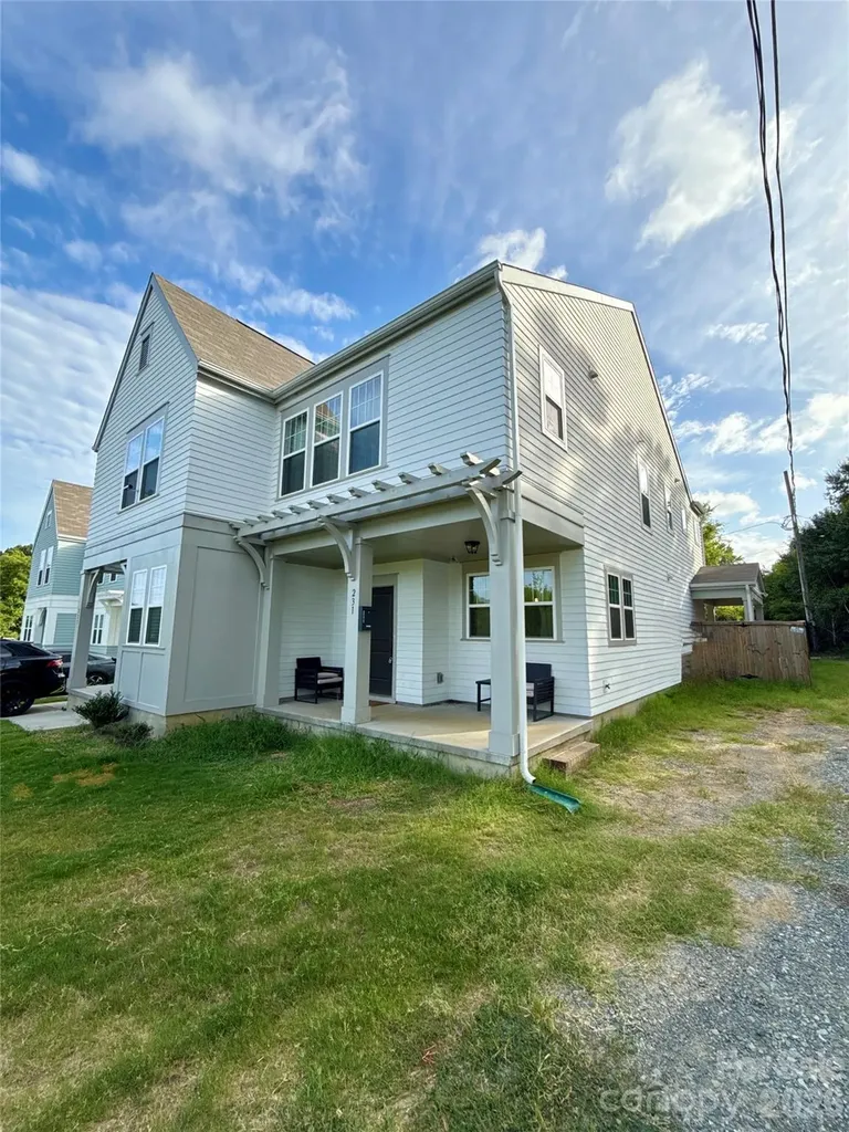 231 Hoskins Avenue Drive Charlotte NC 28208