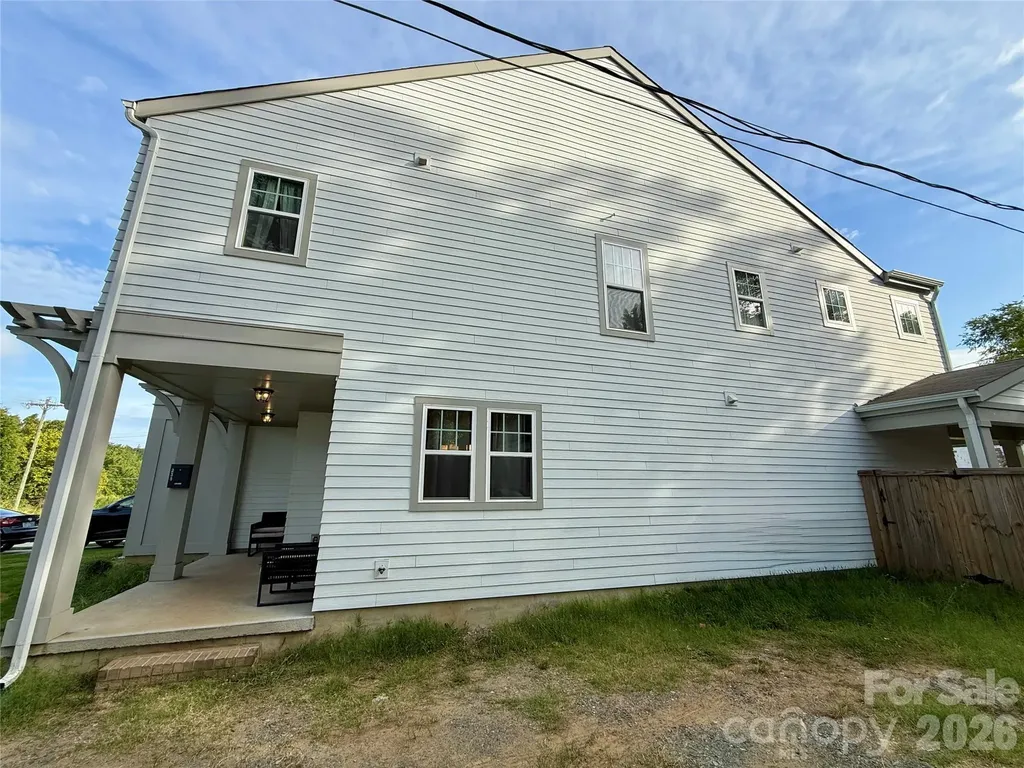 231 Hoskins Avenue Drive Charlotte NC 28208