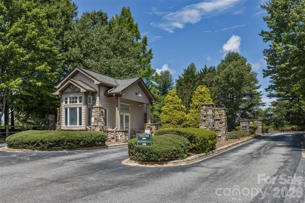 100 Titleist Way Hendersonville NC 28739
