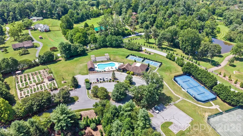 100 Titleist Way Hendersonville NC 28739