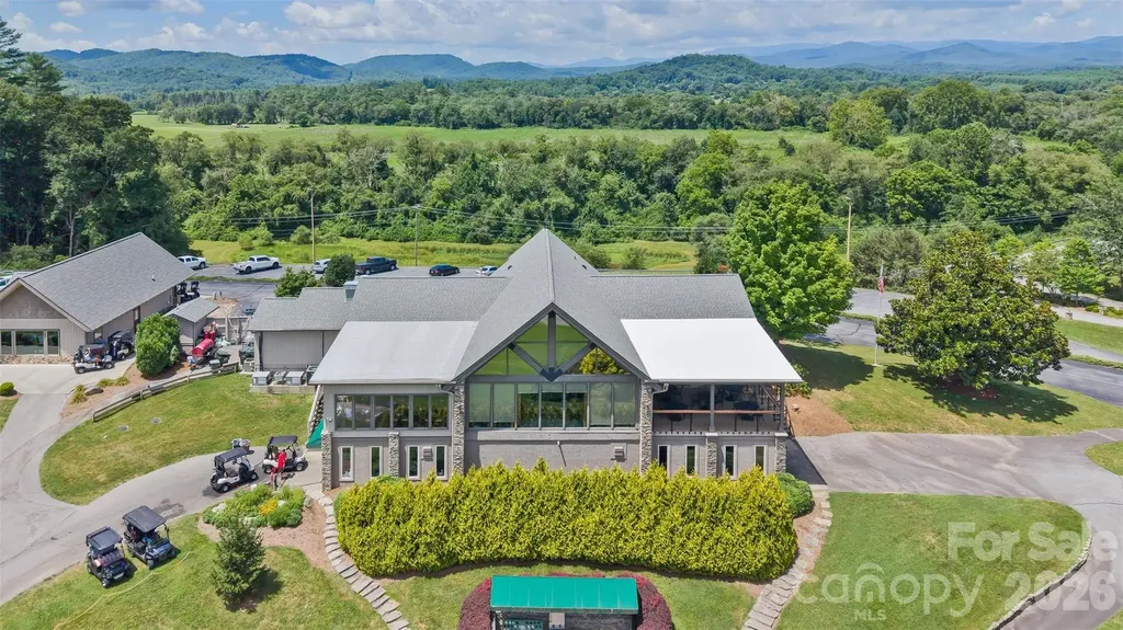 100 Titleist Way Hendersonville NC 28739