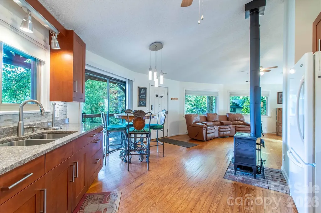150 Freeman Knolls Drive Hendersonville NC 28792