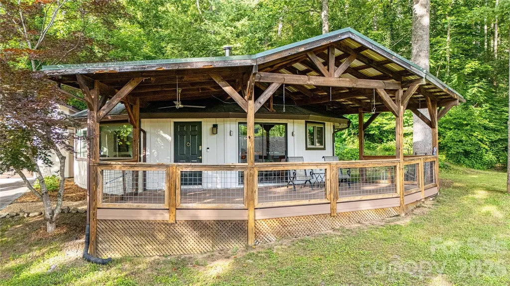 150 Freeman Knolls Drive Hendersonville NC 28792