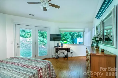 150 Freeman Knolls Drive Hendersonville NC 28792