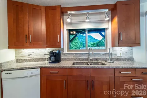 150 Freeman Knolls Drive Hendersonville NC 28792