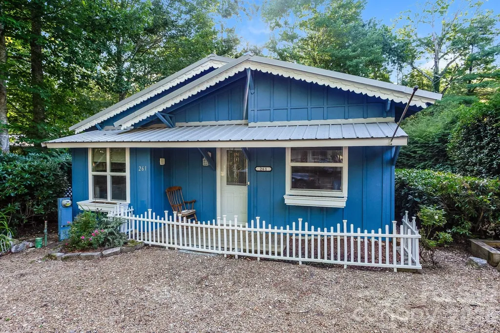 261 Black Pine Road Newland NC 28657