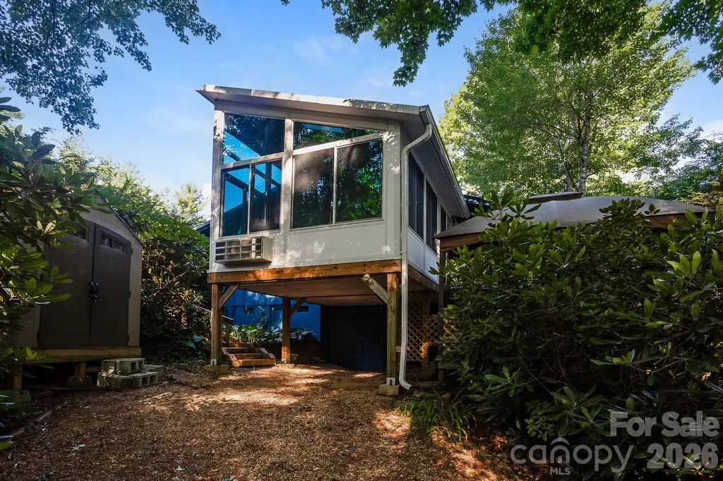 261 Black Pine Road Newland NC 28657