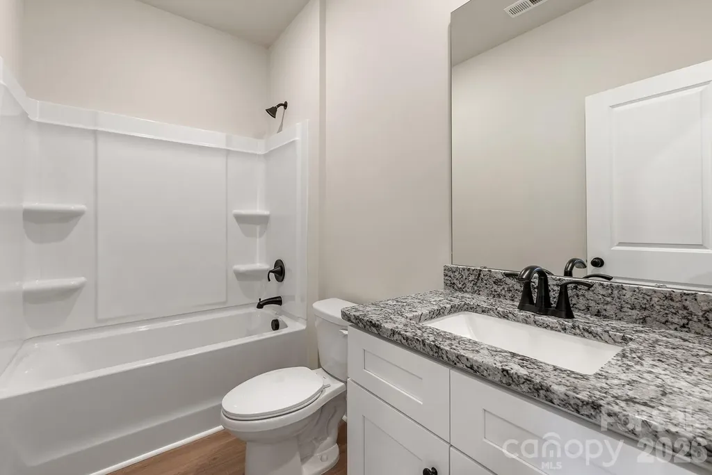 8106 Cravat Court Charlotte NC 28215