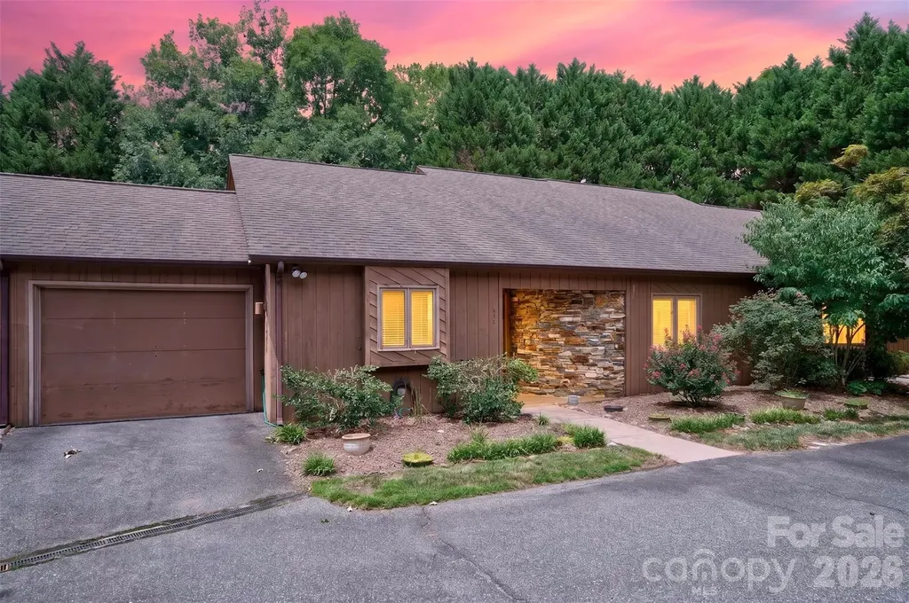 1736 12th Street NE Hickory NC 28601
