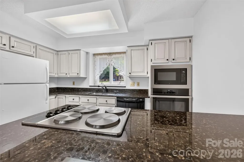 1736 12th Street NE Hickory NC 28601