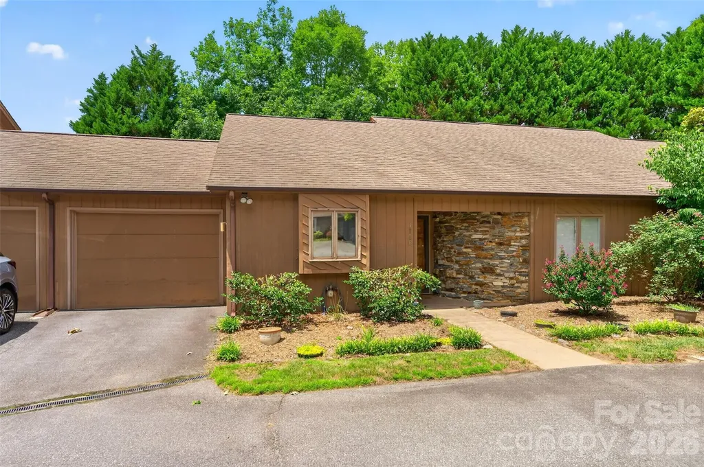 1736 12th Street NE Hickory NC 28601