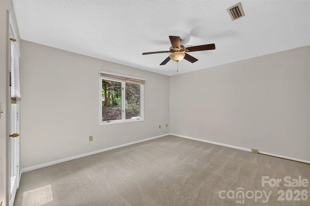 1736 12th Street NE Hickory NC 28601