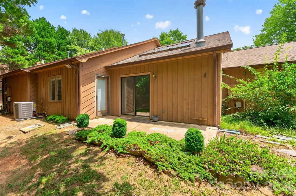 1736 12th Street NE Hickory NC 28601