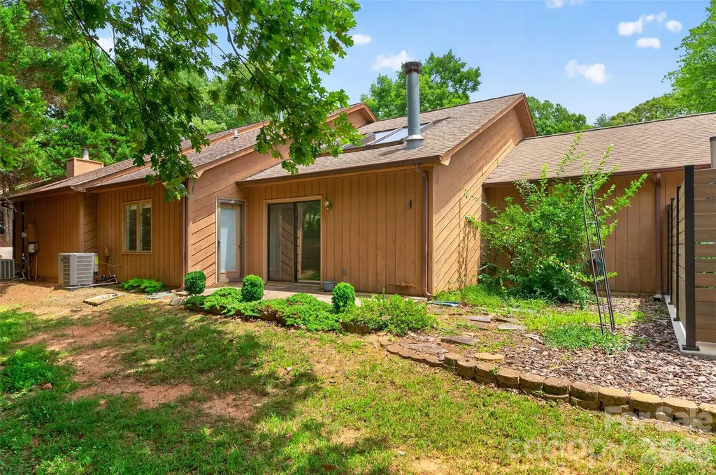 1736 12th Street NE Hickory NC 28601