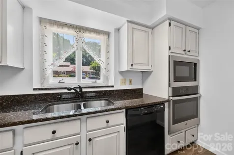 1736 12th Street NE Hickory NC 28601