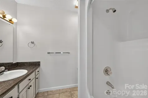 1736 12th Street NE Hickory NC 28601