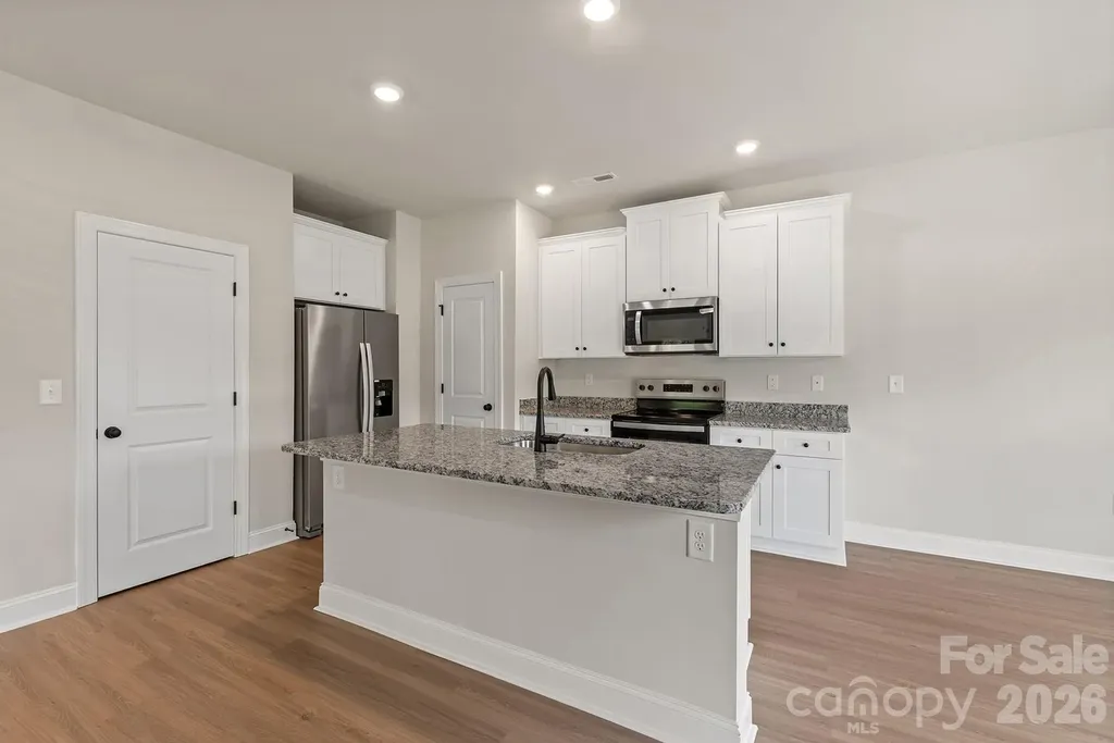 8118 Cravat Court Charlotte NC 28215