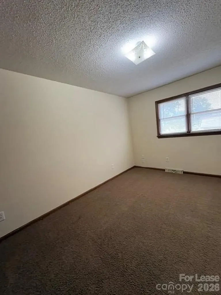 100 W 17th Street Newton NC 28658