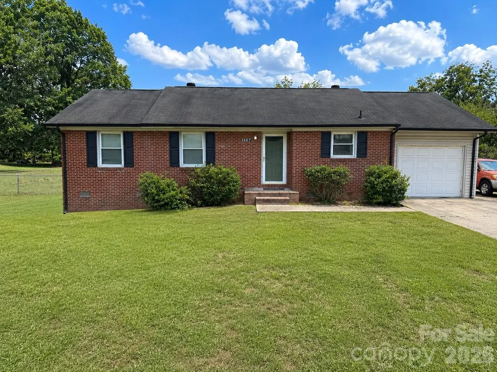 1507 Dallas Cherryville Highway Dallas NC 28034