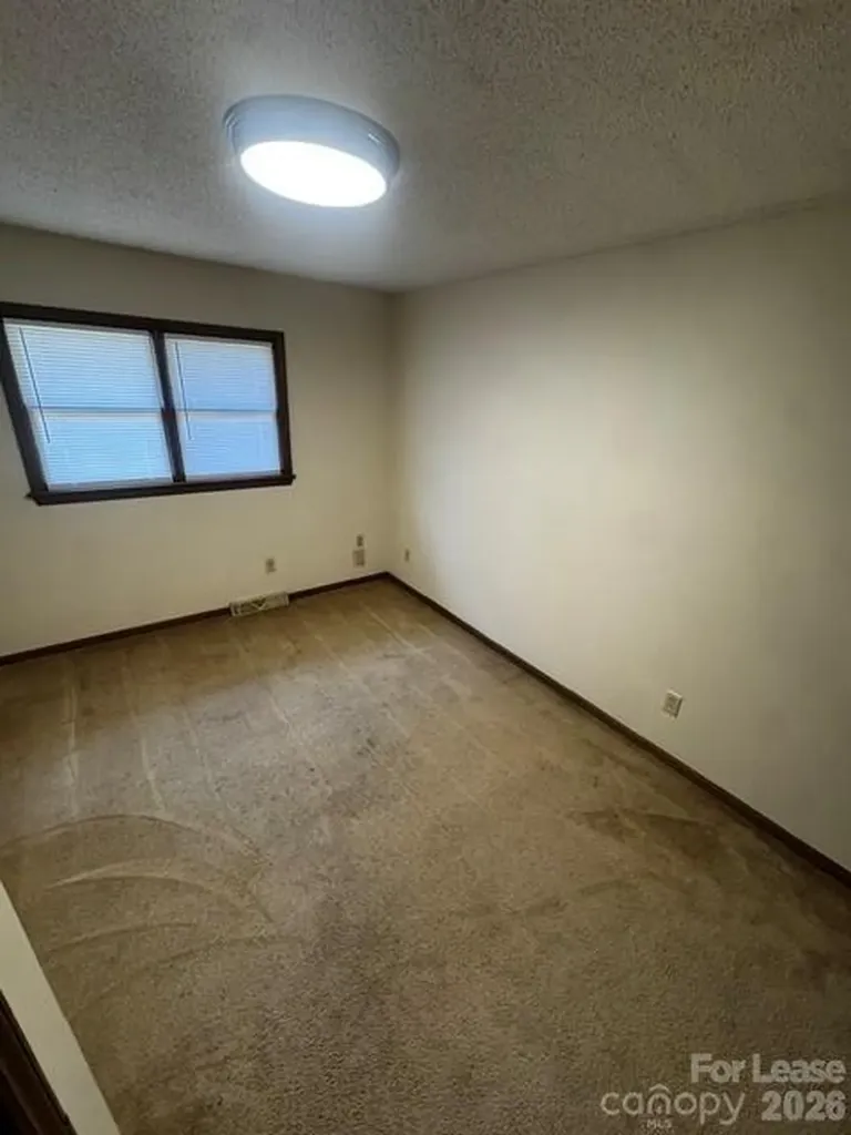 100 W 17th Street Newton NC 28658