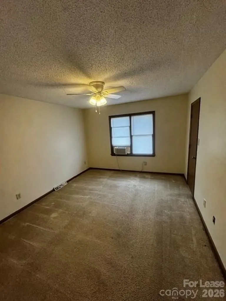 100 W 17th Street Newton NC 28658