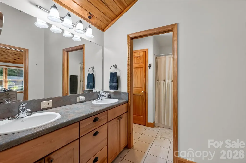 1044 Belvidere Lane Morganton NC 28655