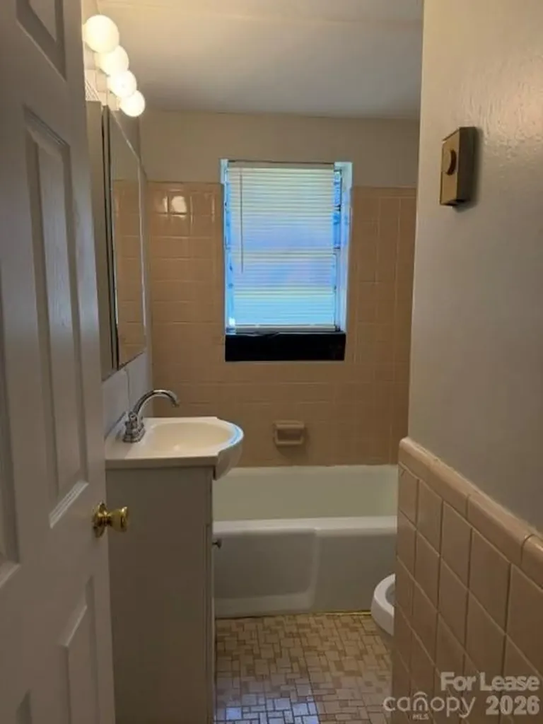 1847 13th Avenue SW Hickory NC 28602