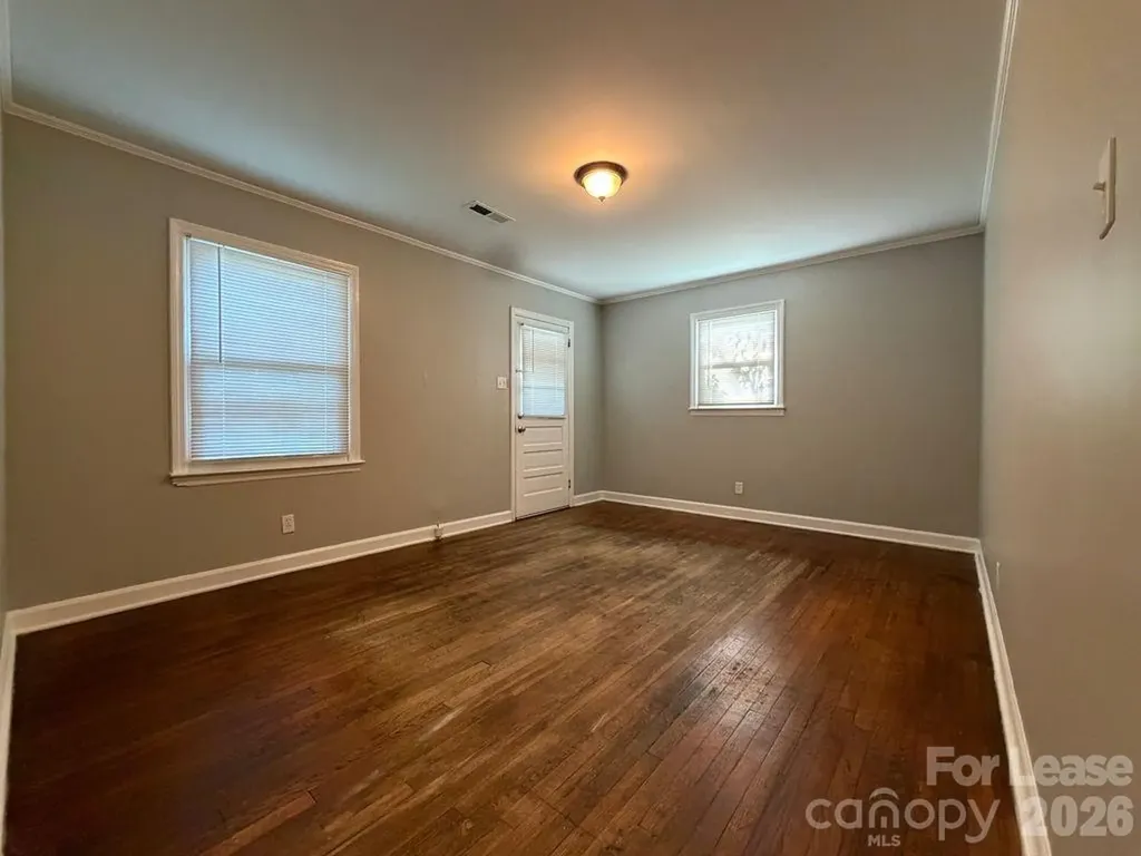 202 E Jenkins Street Dallas NC 28034