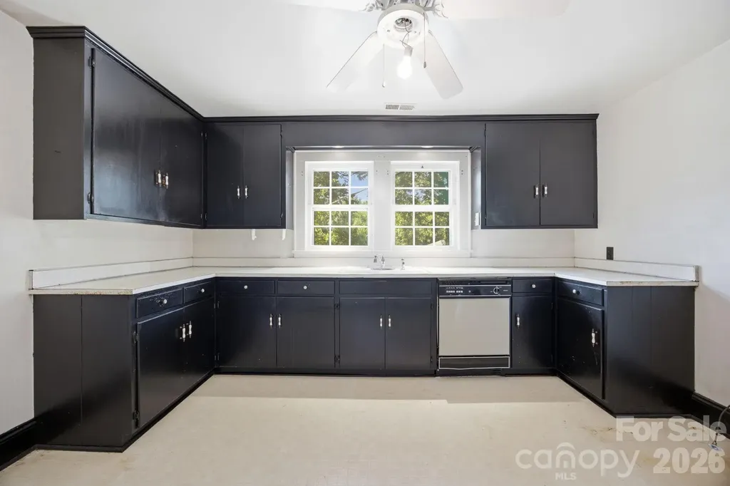 301 Meadow Street Spencer NC 28159