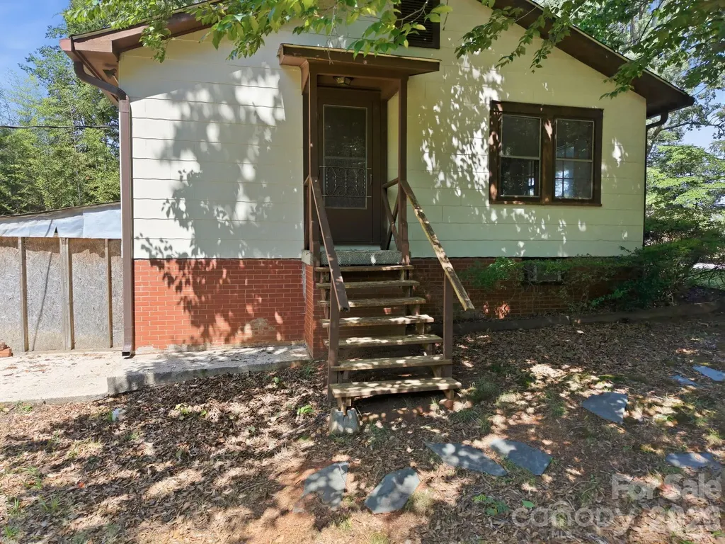 301 Meadow Street Spencer NC 28159