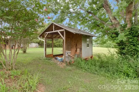 1474 Pea Ridge Road Mill Spring NC 28756