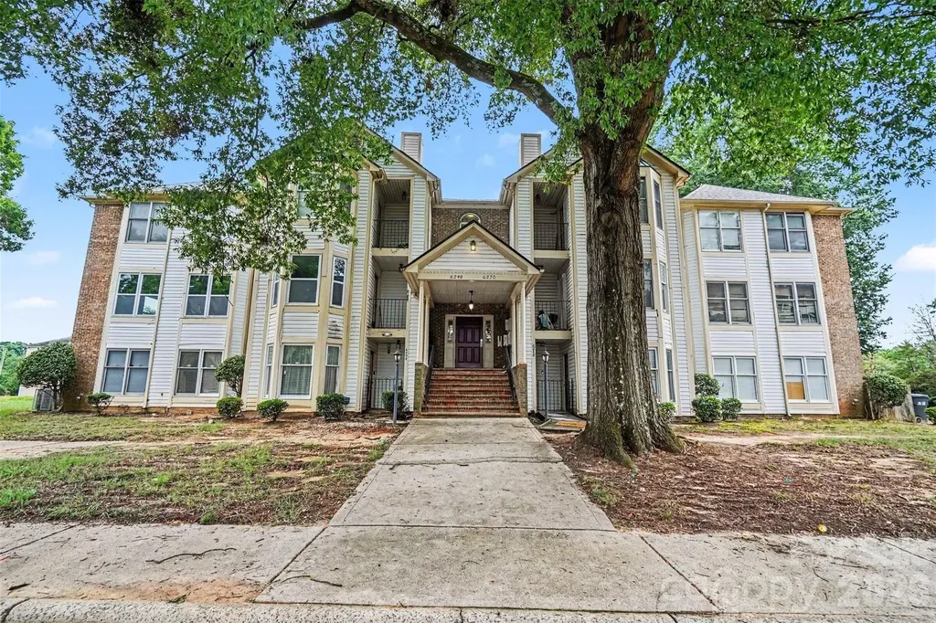 6260 Rosecroft Drive Charlotte NC 28215