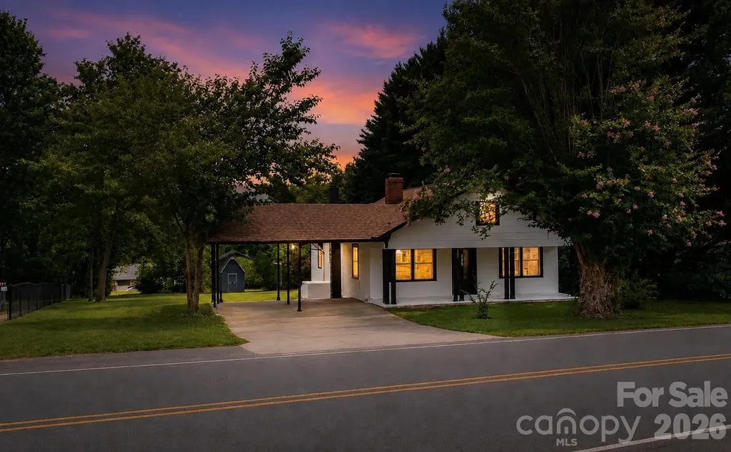 113 Mountain View Street Morganton NC 28655