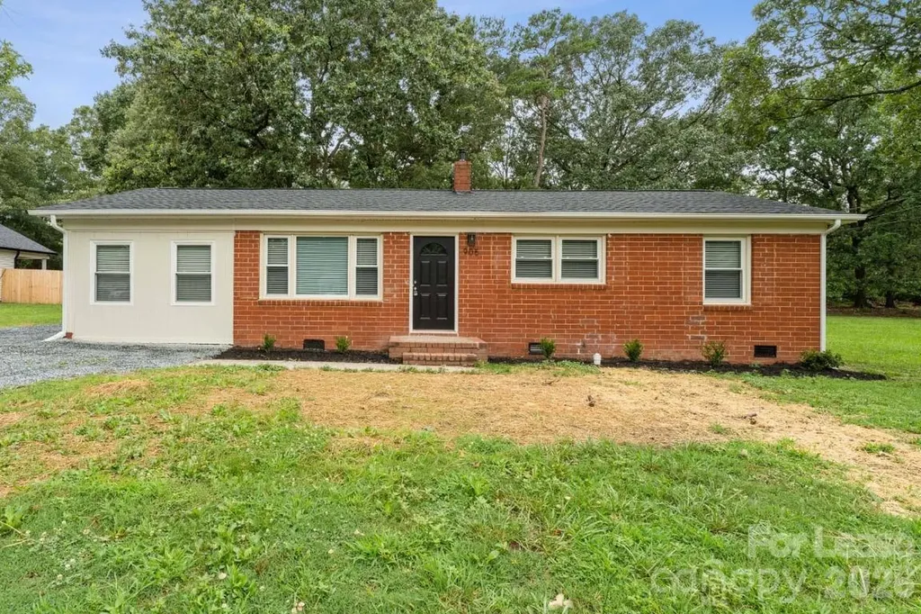 905 Clark Street Wingate NC 28174