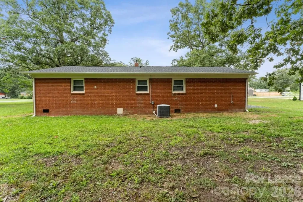 905 Clark Street Wingate NC 28174