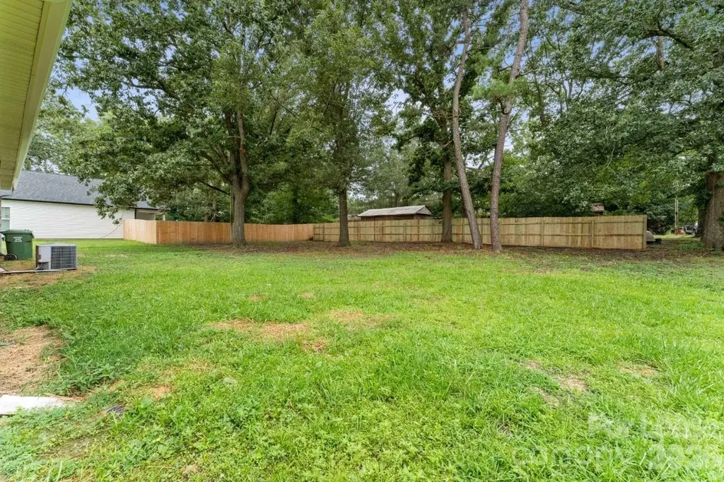 905 Clark Street Wingate NC 28174