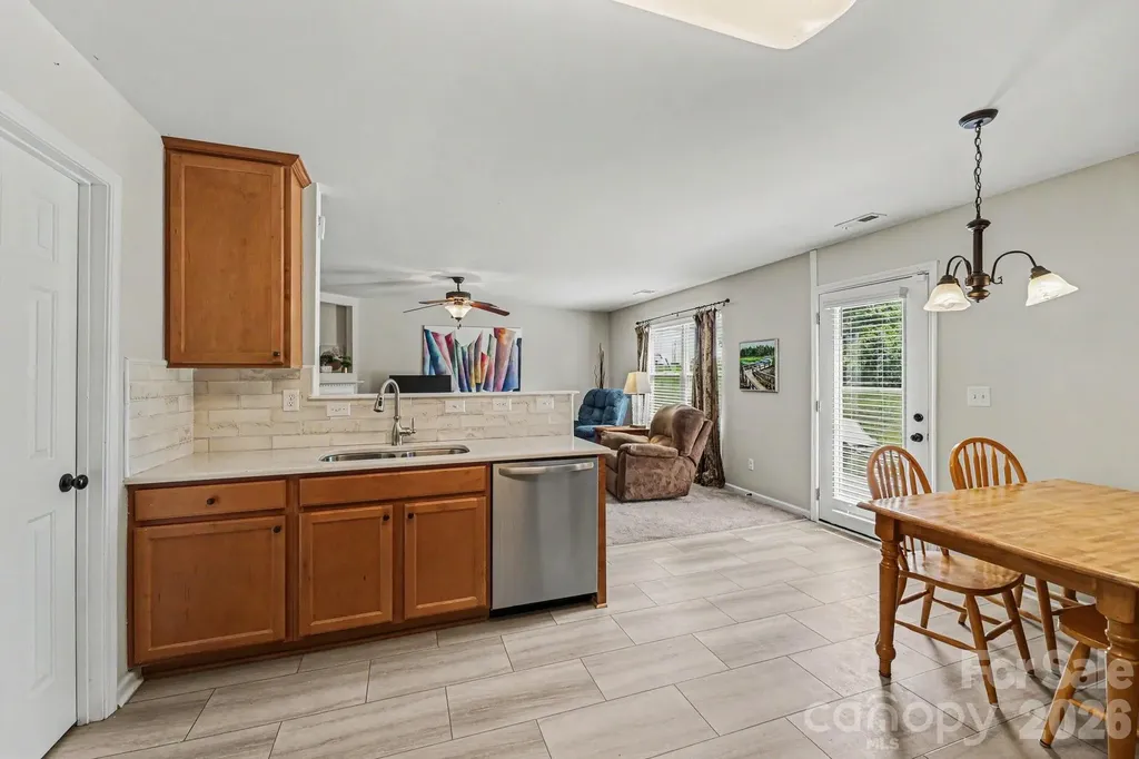 4562 Westhill Place Kernersville NC 27284