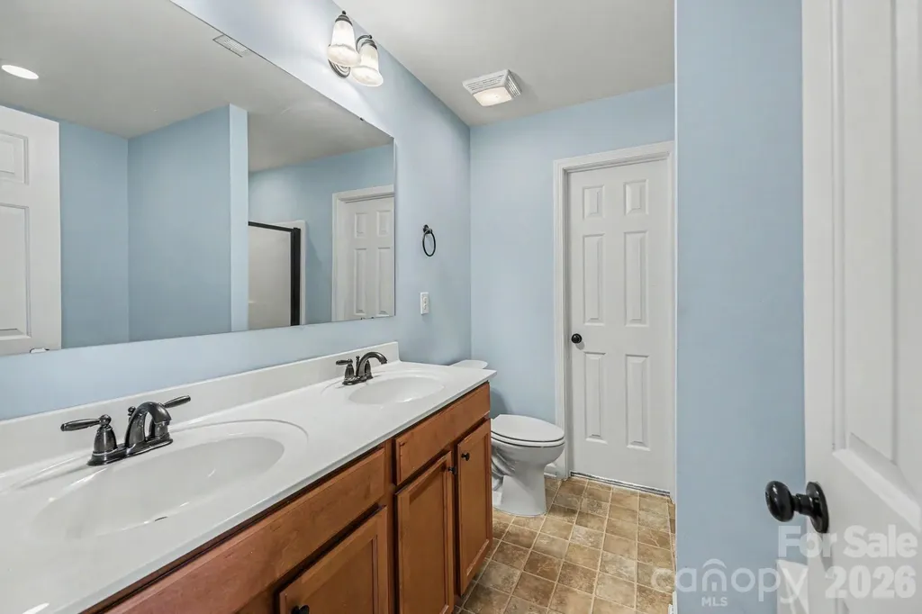 4562 Westhill Place Kernersville NC 27284
