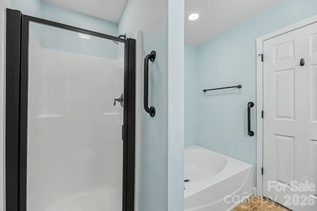 4562 Westhill Place Kernersville NC 27284